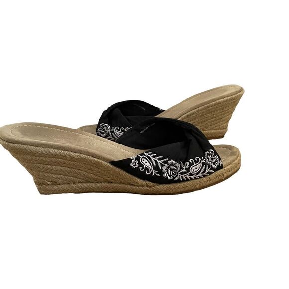 Coldwater Creek ~ Black Fabric w/ White Embroidery ~Slip On ~ Espadrilles - Picture 7 of 11